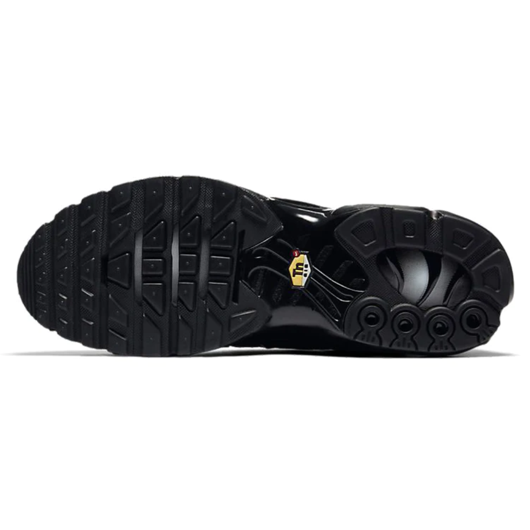 Triple black tns clearance mens