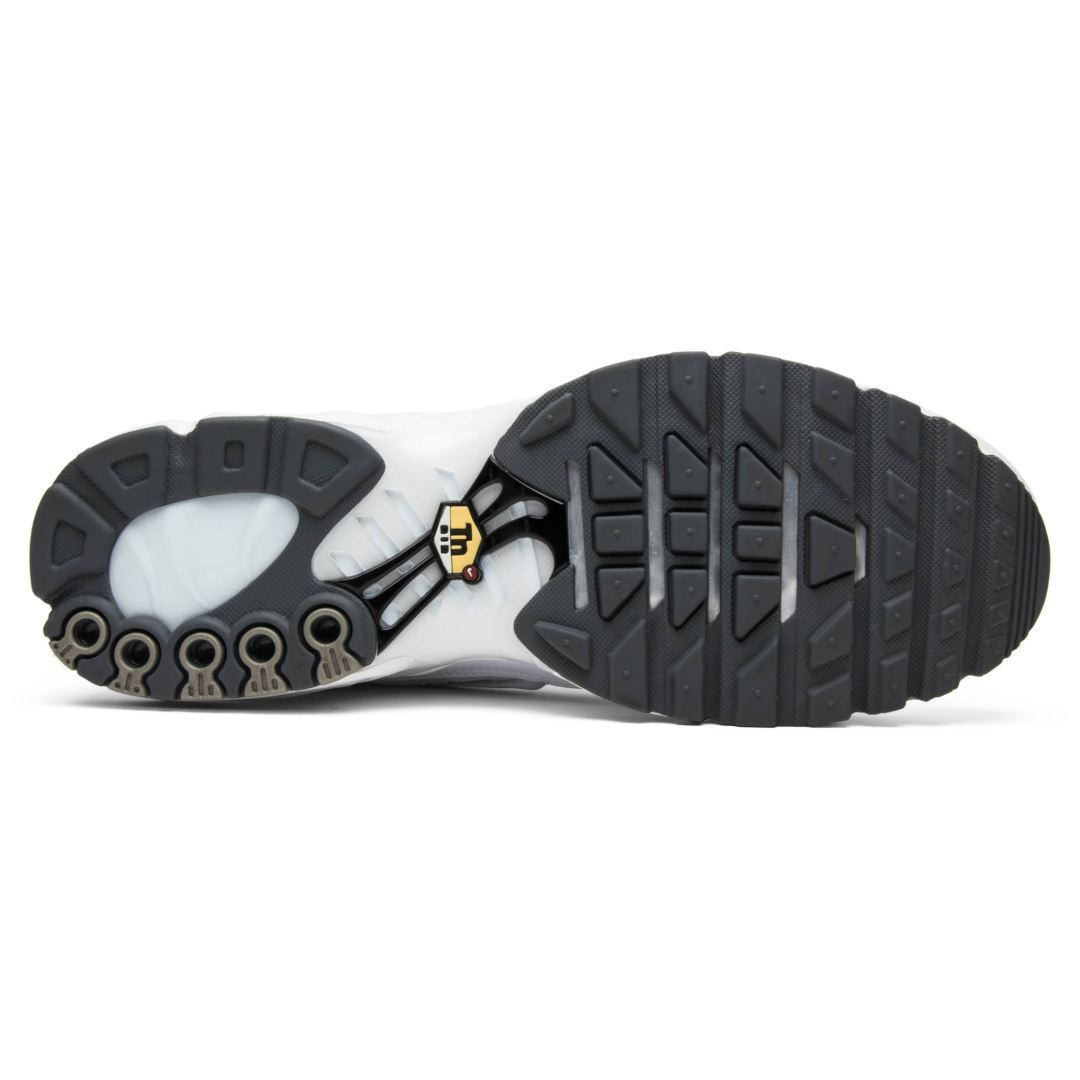 Nike white tns sales mens